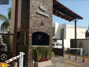 SE VENDE CASA EN VILLAS ESMERALDA BUGAMBILIAS