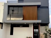 Se vende casa en Zapopan norte muy cerca de valdepeñas