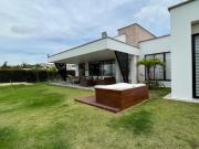 SE VENDE CASA EN ZONA CAMPESTRE CERRITO, PEREIRA