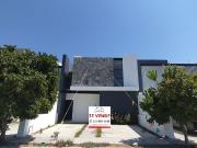 SE VENDE CASA EN ZONA DORADA DE COLIMA, CERCA DEL CHANAL...