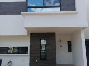 Se vende casa en zona sur