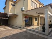 Se vende casa esquinera en Urb. Portal al sol