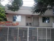 SE VENDE CASA ESQUNERA CON LOCAL COMERCIAL Y VIVIENDAS...