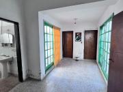 Se vende casa, excelente ubicación en San Vicente!