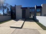 Se vende casa fracc privado 24/7 zona centro de Colima...