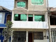 SE VENDE CASA GRAN CASA DE 3 PISOS PUENTE PIEDRA