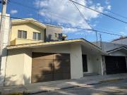 SE VENDE CASA JARDINES DEL MORAL IDEAL PARA OFICINAS O...