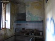 SE VENDE CASA JUNTO CON PATIO PARA REFORMAR