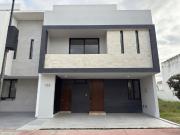 SE VENDE CASA NUEVA EN SOLARES SE VENDE CASA NUEVA EN SOLARES