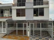 Se vende casa para estrenar en manila excelente ubicación