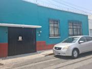 SE VENDE CASA PARA INVERSIÓN A UNA CUADRA DE LA BASÍLICA...