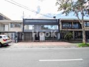 Se vende casa para uso comercial en el Parkway
