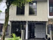 Se vende Casa Remodelada en Barrio Caldas, En Cali