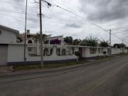 SE VENDE CASA RESIDENCIAL LA ANGOSTUR 1023 DOS CUADRAS...