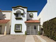 SE VENDE CASA RESIDENCIAL OVIEDO POR CALZADA DEL RIO