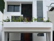 SE VENDE CASA RESIDENCIAL RIO CANCUN