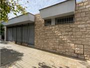 Se Vende Casa Sobre Calle Catamarca Entre Gral Paz Y Av....