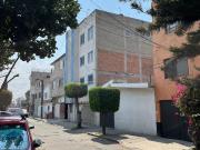 SE VENDE CASA TIPO EDIFICIO CON 3 DEPARTAMENTOS COL. LA...