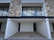 SE VENDE CASA TIPO TOWN HOUSE EN PRIVADA, CHOLUL, ZONA...