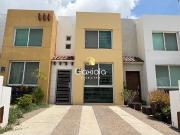 Se VENDE Casa ubicada en privada con acceso controlado,...