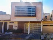 SE VENDE CASA UBICADA EN PUERTO ESMERALDA