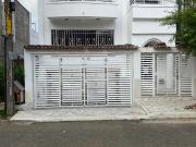 SE VENDE CASA UNIFAMILIAR DE 7 NIVELES PRADOS DEL LIMONAR