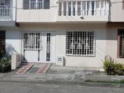 SE VENDE CASA UNIFAMILIAR EN EL BARRIO MIRAFLORES 2...