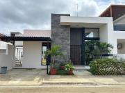 SE VENDE CASA URBANIZADA EN PORTOVIEJO