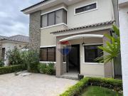 Se vende casa Via a la Costa Punta Esmeralda