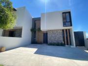 SE VENDE CASA ZONA NOARTE D COLIMA POR CARRETERA A ALTOZANO