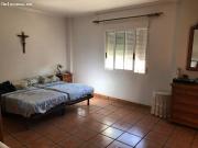 SE VENDE CHALET CON GRAN PARCELA