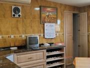 SE VENDE CHALET EN MUY BUENA ZONA PEGADO AL PUEBO Y A 20...