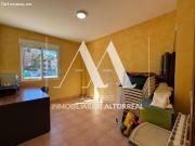 SE VENDE CHALET PAREADO EN ALTORREAL PRIMEA LINEA DE GOLF