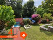 Se vende como terreno de ≈ 697 m²