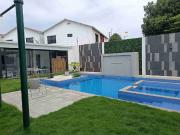 Se vende de oportunidad casa remodelada en Urbanización...