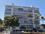 Se vende departamento en el condominio los Cocos con...