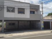 Se vende dto. de 2 dorm. en PB c/ patio y Cochera....