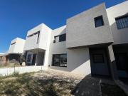 SE VENDE DUPLEX DE EXC CATEGORIA EN GREENVILLE II
