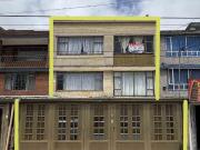 Se vende edificio con 3 apartamentos en el Barrio Santa...