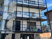 SE VENDE EDIFICIO DE 5 PISOS REMODELADO EN LOS ALMENDROS...