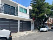 Se vende edificio seminuevo para terminar en Pedregal de...