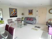 SE VENDE ELEGANTE Y MODERNO DEPARTAMENTO FRENTE A PARQUE...