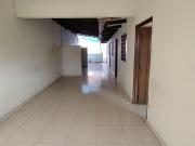 Se Vende casa en el doce de octubre de dos pisos...