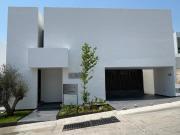 SE VENDE ESPECTACULAR CASA NUEVA EN LOMAS DEL MOLINO