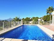 Se vende esta villa mediterránea renovada en el campo de...