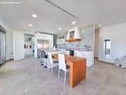 SE VENDE ESTUPENDO CHALET INDEPENDIENTE CON PISCINA SITO...