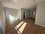 Se vende estupendo piso completamente reformado y a...