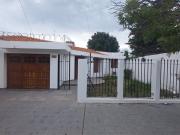 SE VENDE EXCELENTE CASA APTO CONSULTORIOS