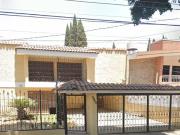 Se vende excelente casa Av Faro, Bosques de La Victoria,...