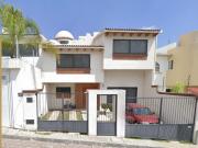 Se vende excelente casa Av Senda Mágica, Milenio III,...